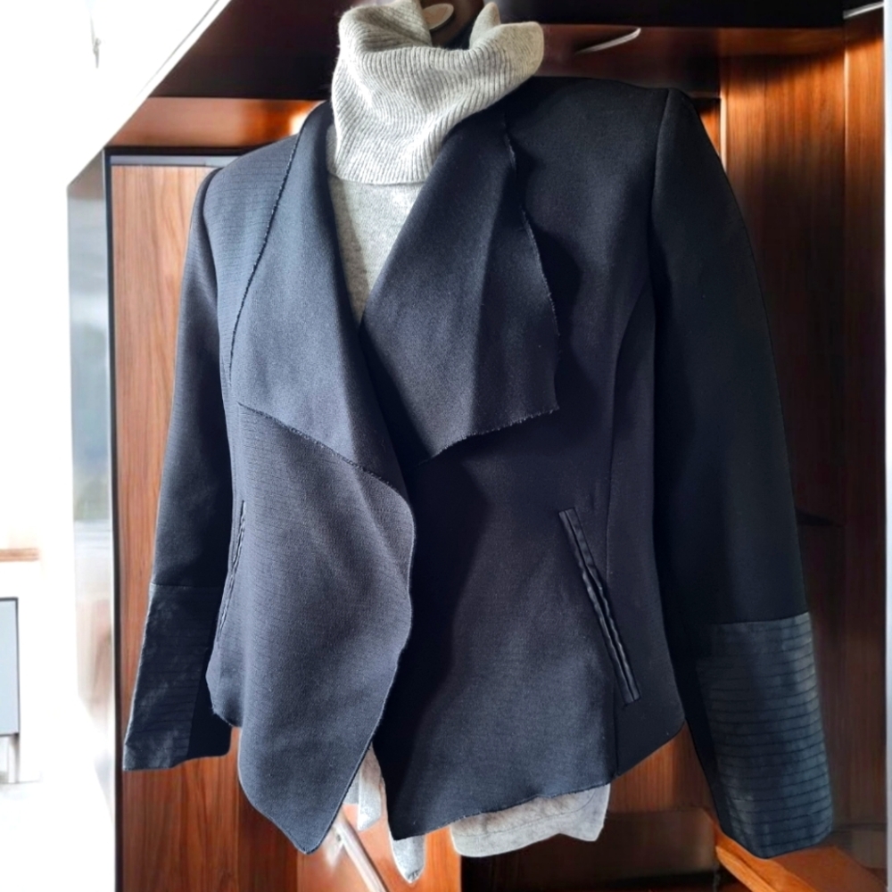 YaYa & Co. Black Crop Open Front Lined Blazer Jacket